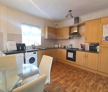 3 Bedroom Semi Detached To Let - Photo 5