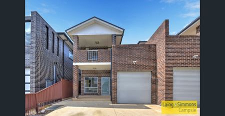 Modern 4 Bedroom Duplex - Photo 5