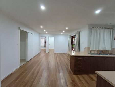 Fully Renovated House - Next to Melton Train Station - Photo 4