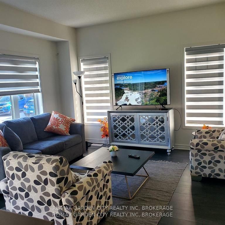 For Lease - 8 Hills Thistle Drive, Wasaga Beach, Ontario - Photo 1