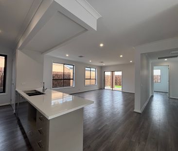 Space, Style & Security: Your Ideal Family Home Awaits - Photo 6