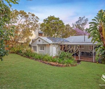 Furnished four bedrooms house at front of Park, Heart of Toowong - Photo 6
