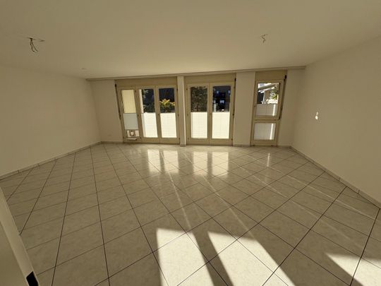 ***Helle 4.5-Zimmer-Wohnung mit Balkon*** - Photo 1