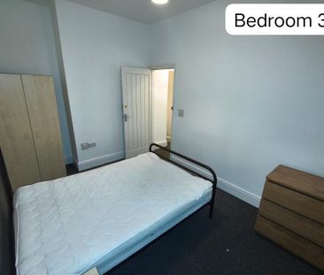 3 bedroom terraced house to rent - Photo 5