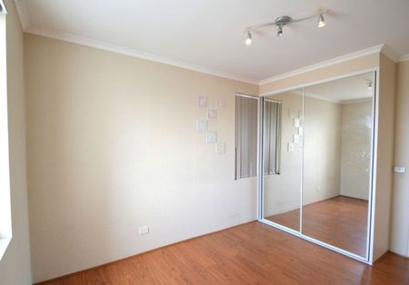 Excellent Location! - Photo 2