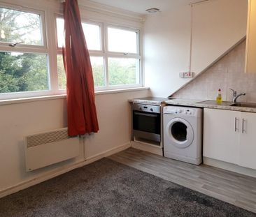 Studio to rent - Photo 2