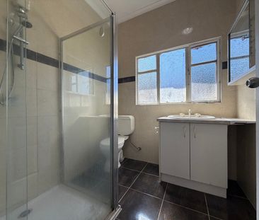Spacious Family Living in Convenient Location - Photo 4