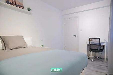 Calle Ramón Luján, Madrid, Community of Madrid 28026 - Photo 2