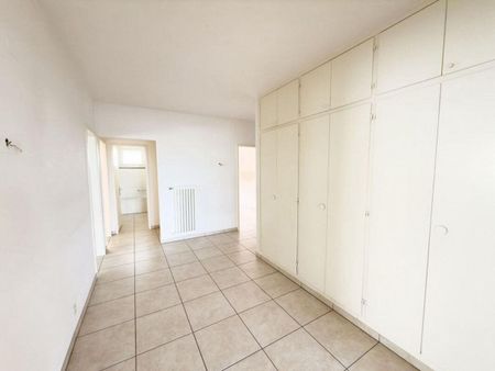 Grosse 4.5-Zimmer-Wohnung zur Miete - Via San Jorio, Locarno | Ampio appartamento 4.5 locali in affitto - Via San Jorio, Locarno - Foto 3