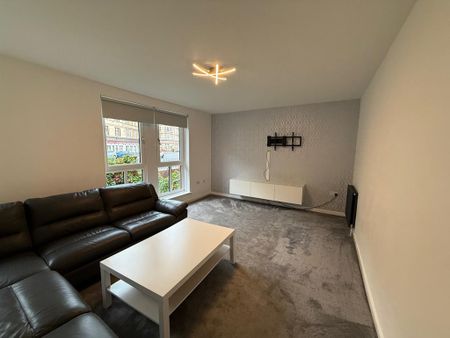 2 bedroom flat to rent - Photo 2