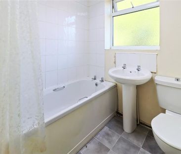 3 bedroom flat to rent - Photo 1