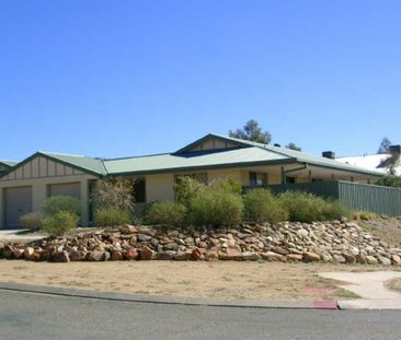 3 BEDROOM 1 BATHROOM UNIT IN LARAPINTA RECENTLY RENOVATED - Photo 1