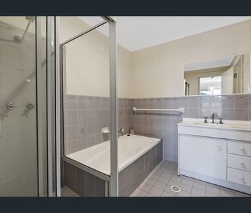 2 Bedroom Duplex in Great Location! - Photo 5