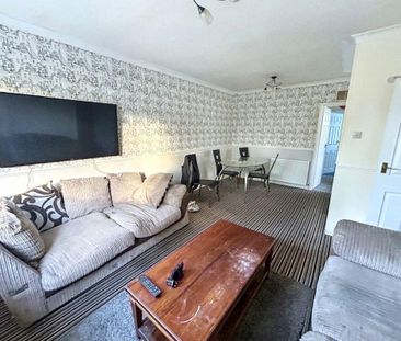 2 bed upper flat to rent in NE16 - Photo 3