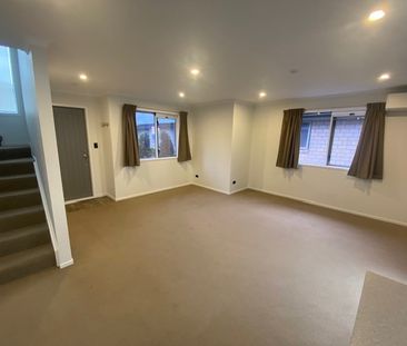 Discover modern living at 13 Stadium Lane, Whitiora, Hamilton! - Photo 5