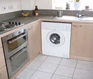 2 bedroom flat to rent - Photo 3