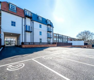 Chastilian Road, Dartford, Kent, DA1 3DD - Photo 2