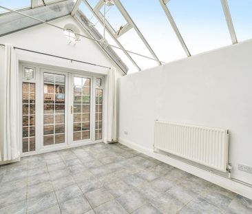 3 bedroom semi-detached house to rent - Photo 4