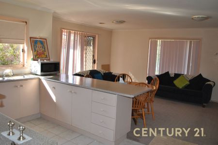 Neat Family Home in Peaceful Springvale Pocket - Photo 5