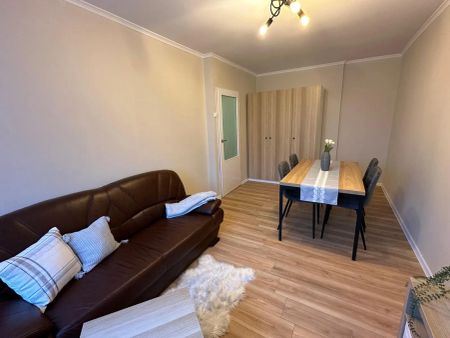 Miedzyblokowa 2 osobne pokoje 3 piętro 39m2 (Ruda Śląska, Halemba, Międzyblokowa)Ruda Śląska, Halemba, MiędzyblokowaFilm - Zdjęcie 3