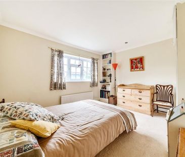 4 bedroom semi-detached house to rent - Photo 6