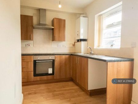 2 bedroom terraced house to rent - Photo 4