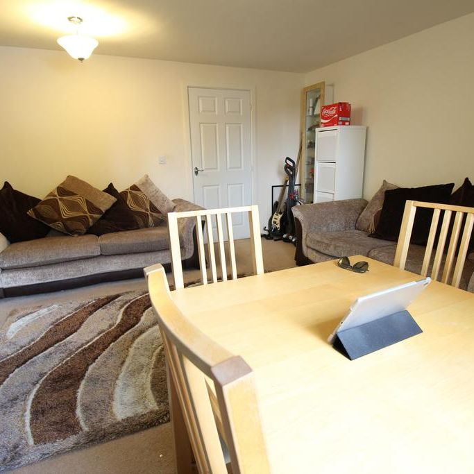 2 bedroom flat to rent - Photo 1