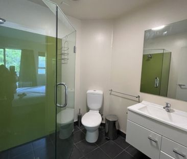 One bedroom, with own ensuite - Photo 6