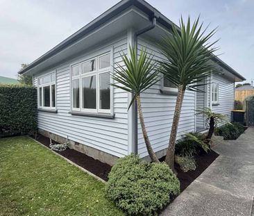 Renovated Family Home, Convenient Location! - Photo 2