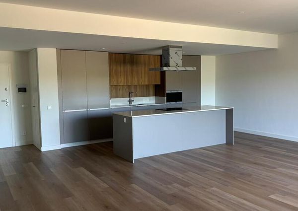 3 Bedroom Apartment with swimming pool, Miraflores, Oeiras