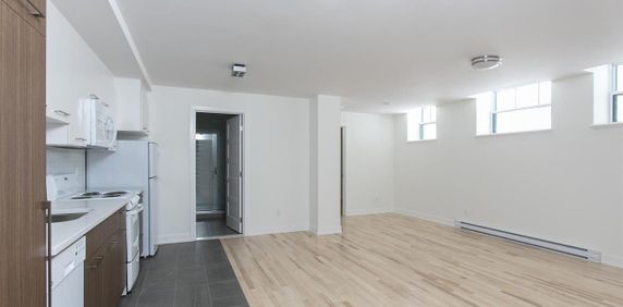 Studio - 3025 Rue Sherbrooke Ouest, Montréal - Photo 2