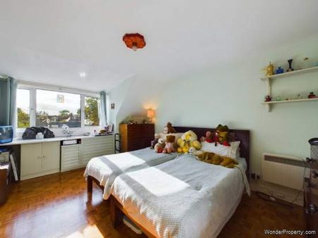 3 bedroom property to rent in Marlow - Photo 2