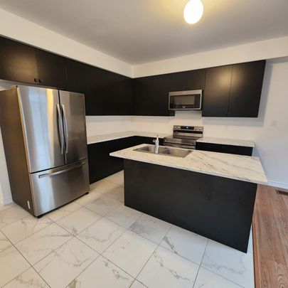 For Lease - 35 Tamworth Terrace, Barrie, Ontario - Photo 1