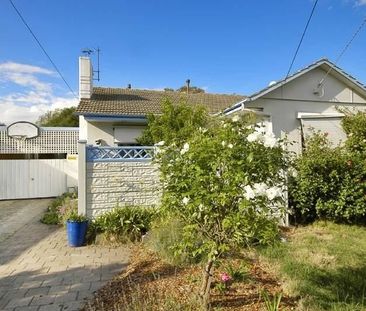 Charming Home In The Heart of Chadstone! - Photo 1