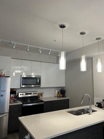 Courtyard view at SoHo Kelowna! - Photo 5