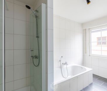 Verzorgd 2 slaapkamer appartement met ruim terras en autostaanplaats - Photo 6