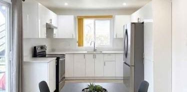 5 1/2 MAINFLOOR - 3 Bedroom 1 Bathroom-Everything Included / 5 1/2 AU RDC - 3 chambres, 1 salle de bains-Tout Inclue - Photo 2