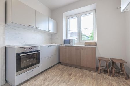 Przestronne mieszkanie do wynajęcia na osiedlu Stałym w Jaworznie | Spacer 3D - Zdjęcie 5