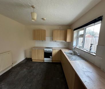 3 bedroom end of terrace house to rent - Photo 5