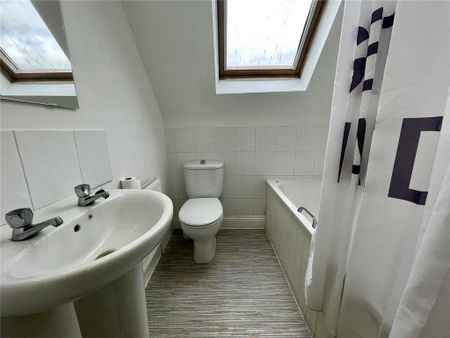 2 bedroom apartment to rent - Photo 3