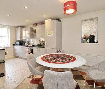 3 bedroom semi-detached house to rent - Photo 2