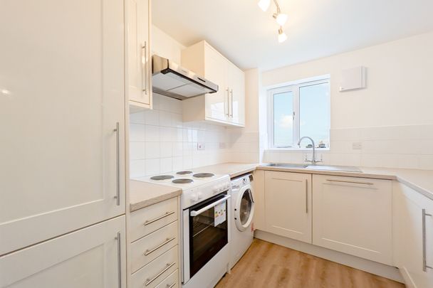 Bywater House, London, SE18 - Photo 1