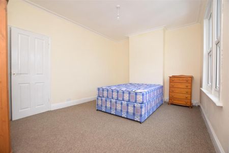 4 bedroom terraced house to rent - Photo 5