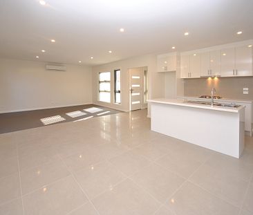 Central&comma; Spacious and Homely&excl; - Photo 4