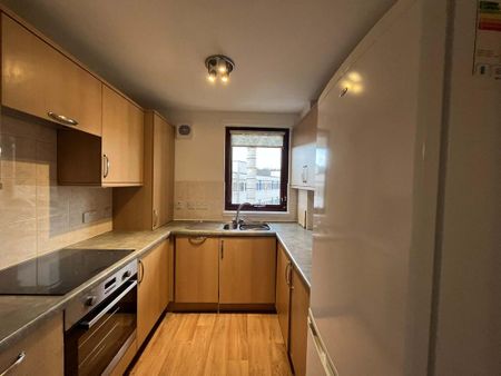 2 bedroom flat to rent - Photo 4