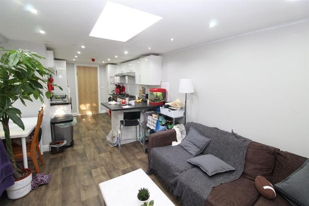 7 bedroom house to rent - Photo 1