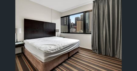 City convenience with space, light and lifestyle - Photo 4