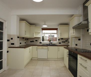 3 bedroom terraced house to rent - Photo 5