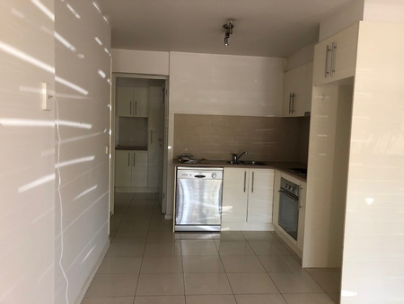 Unit 9, 13 Hartpury Avenue, Elwood, VIC - Photo 2