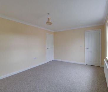 2 bedroom semi-detached house to rent - Photo 5